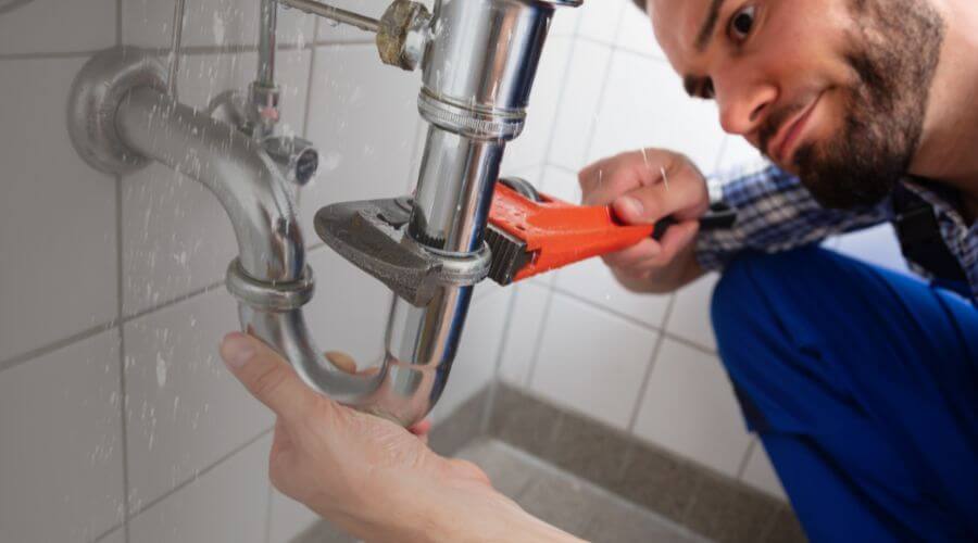 Expert burst pipe repair services in Lonetree, WY
